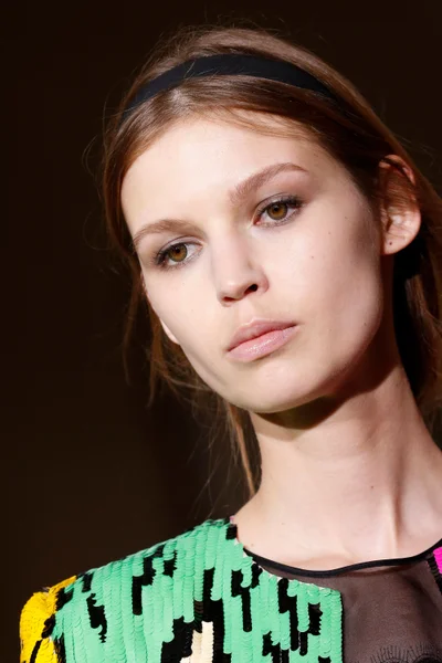 Look 60